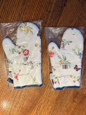 Lenox Butterfly Meadow Cotton Oven Mitts - Set of 2 (Navy Trim)